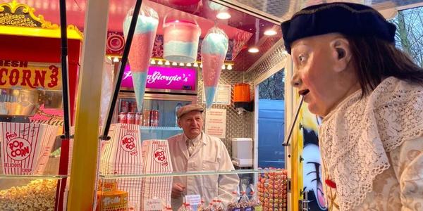 Carnavalsfoor op de Karel De Preterlei tijdens de krokusvakantie in Borgerhout met de Borgerhoutse Reuskens op bezoek